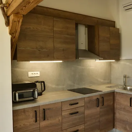 Hiska Ob Gozdu Lukez Plac Ljubno