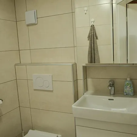 Hiska Ob Gozdu Lukez Plac 아파트