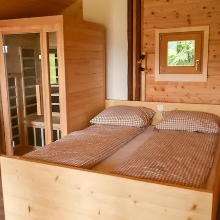 Hiska Ob Gozdu Lukez Plac Apartman *