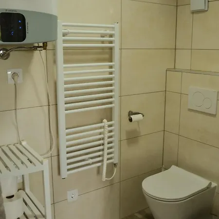 Hiska Ob Gozdu Lukez Plac 아파트