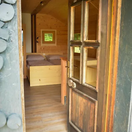 Hiska Ob Gozdu Lukez Plac 아파트 Ljubno