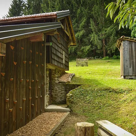 Hiska Ob Gozdu Lukez Plac