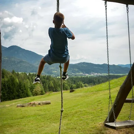 Hiska Ob Gozdu Lukez Plac