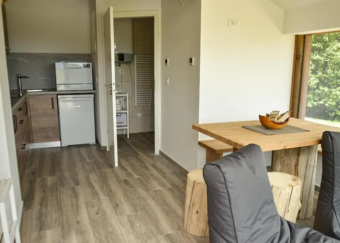 Hiska Ob Gozdu Lukez Plac Appartement *