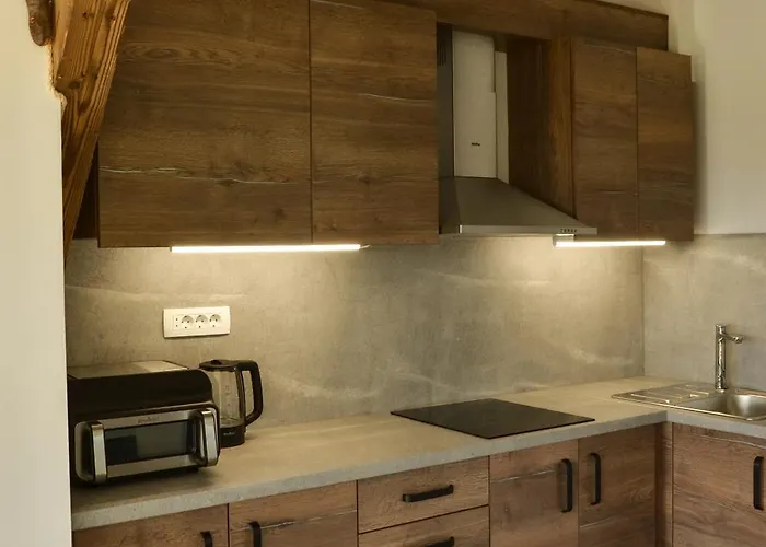 Hiska Ob Gozdu Lukez Plac Ljubno