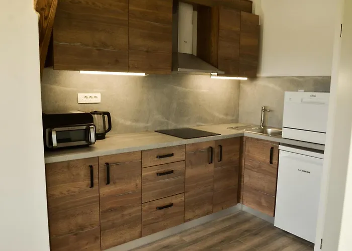 Hiska Ob Gozdu Lukez Plac * Ljubno