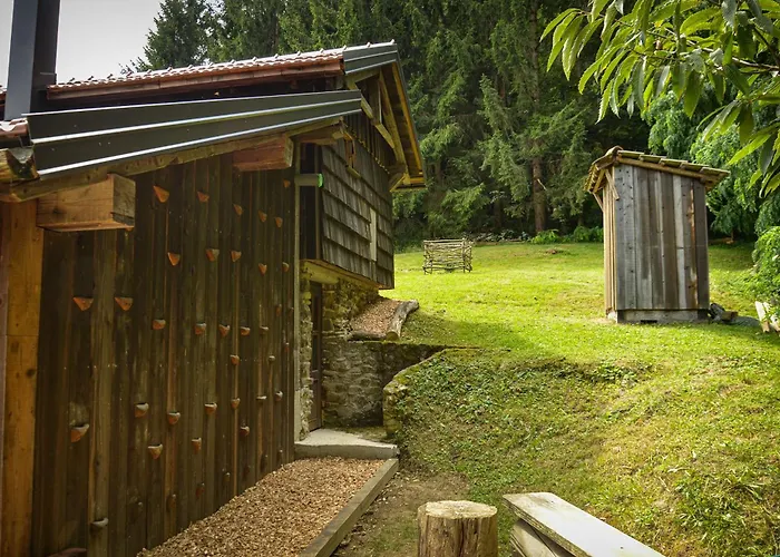 Hiska Ob Gozdu Lukez Plac