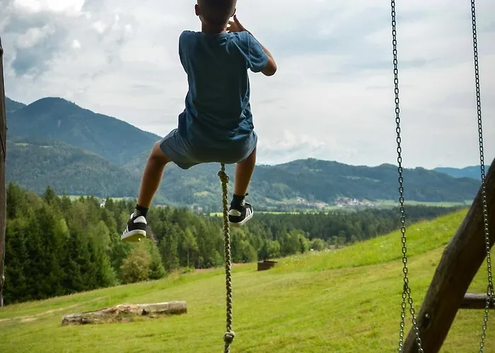 Hiska Ob Gozdu Lukez Plac